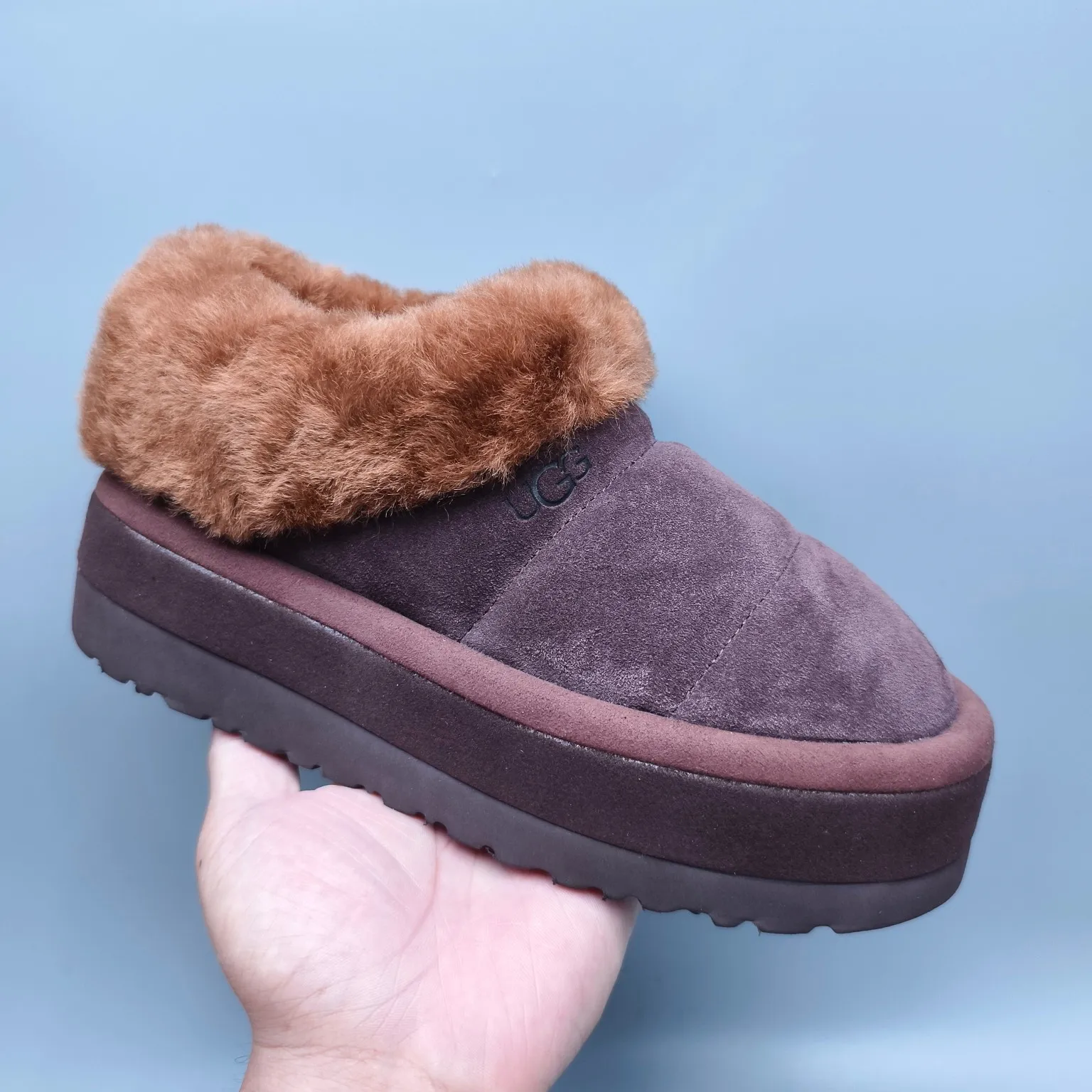 💰600 UGG sheepskin one-piece snow boots 6390 thick-soled slip-on casual shoes Color: Maroon Black Chocolate Size: 35-41
